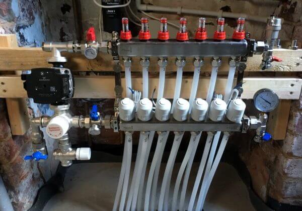 Underfloor heating manifold