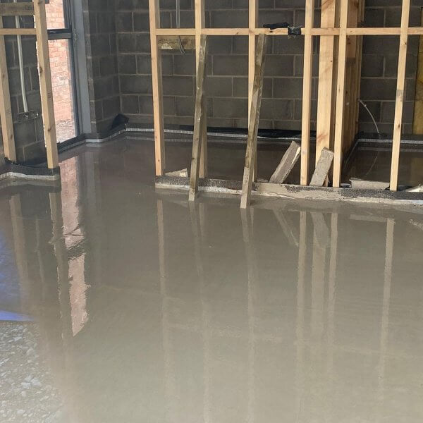 Anhydrite liquid screed drying in a new build property